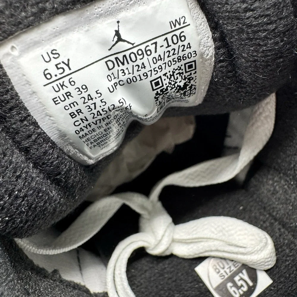 Brand New Air Jordan 3 Retro GS Summit White Cement Grey DM0967-106 Size 6.5Y